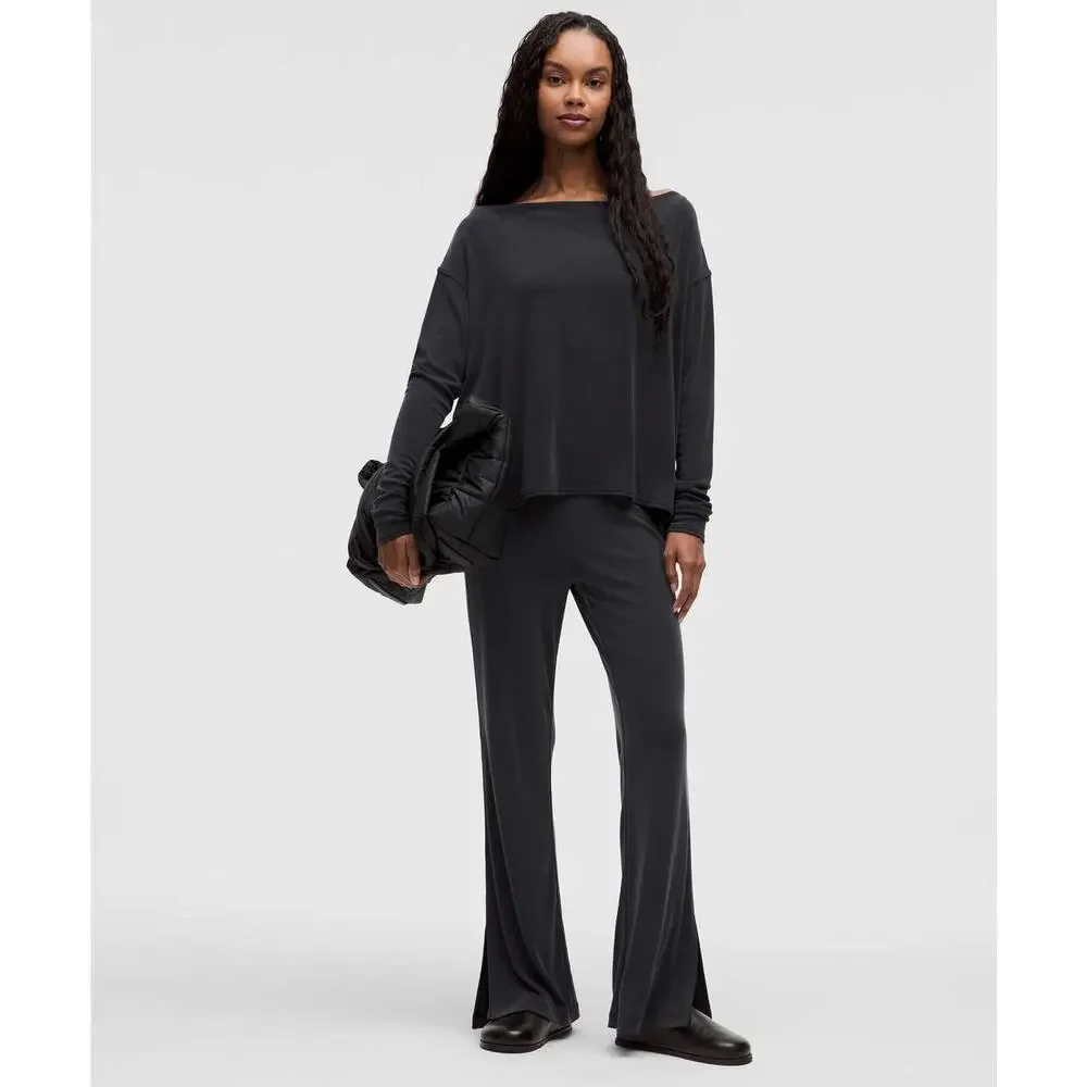 Lululemon Drapey Softstreme Flared Pant Black Size Small
